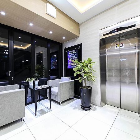 White Hotel Suwon Dış mekan fotoğraf