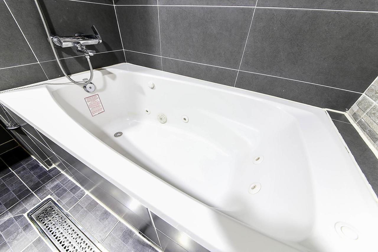 White Hotel Suwon Dış mekan fotoğraf