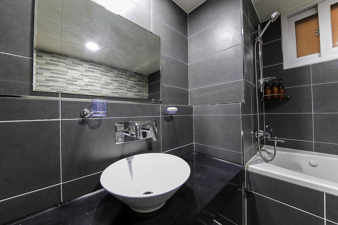 White Hotel Suwon Dış mekan fotoğraf