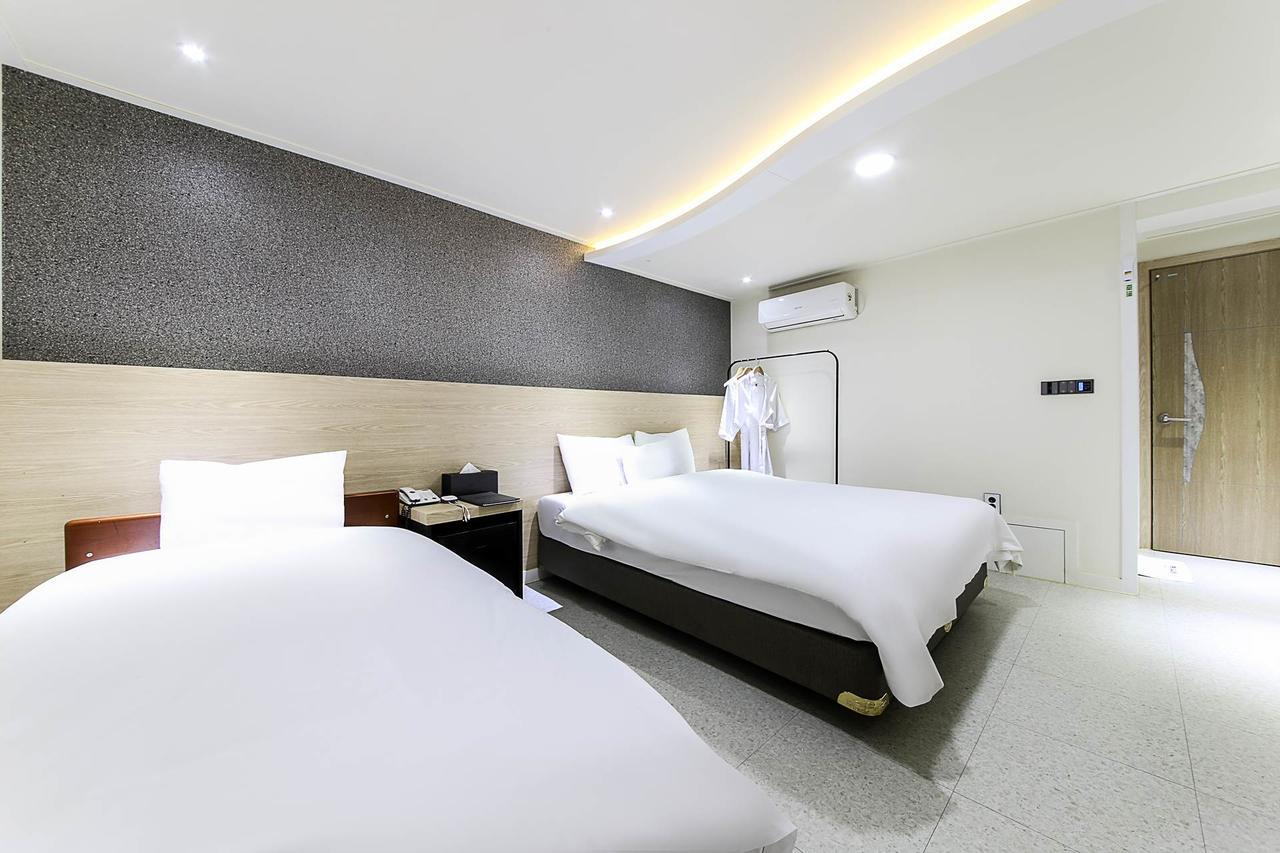 White Hotel Suwon Dış mekan fotoğraf