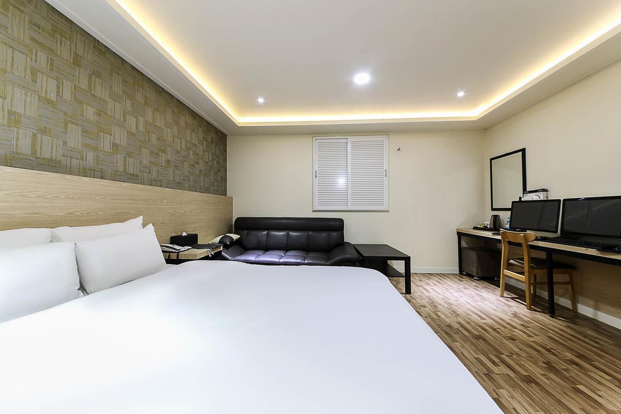 White Hotel Suwon Dış mekan fotoğraf