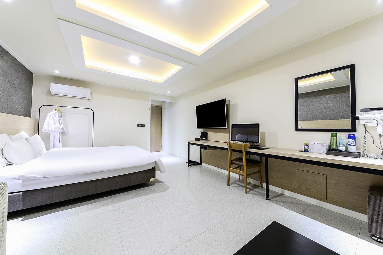 White Hotel Suwon Dış mekan fotoğraf