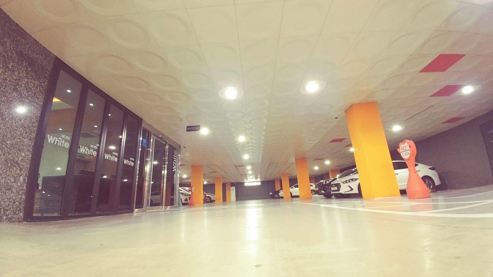 White Hotel Suwon Dış mekan fotoğraf